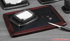 桌面办公用品 提升效率与舒适度的8件必备之选